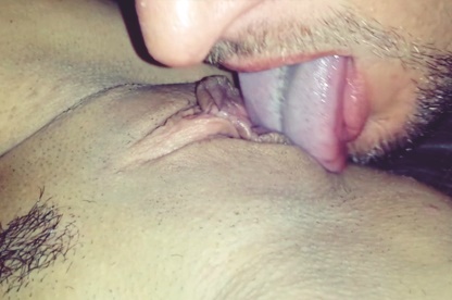 Домашний кунилингус крупным планом на камеру